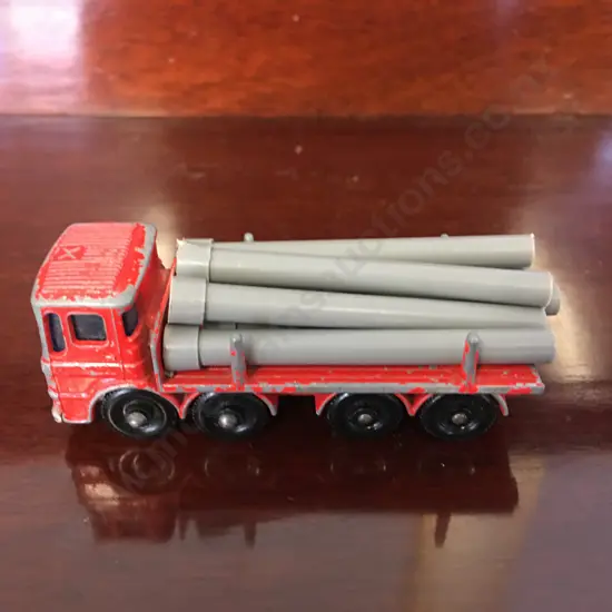 Vintage  Matchbox No 10 Pipe Truck With 6 Pipes, 1960s Lesney (Model Before The Ergonomic Cab Model)