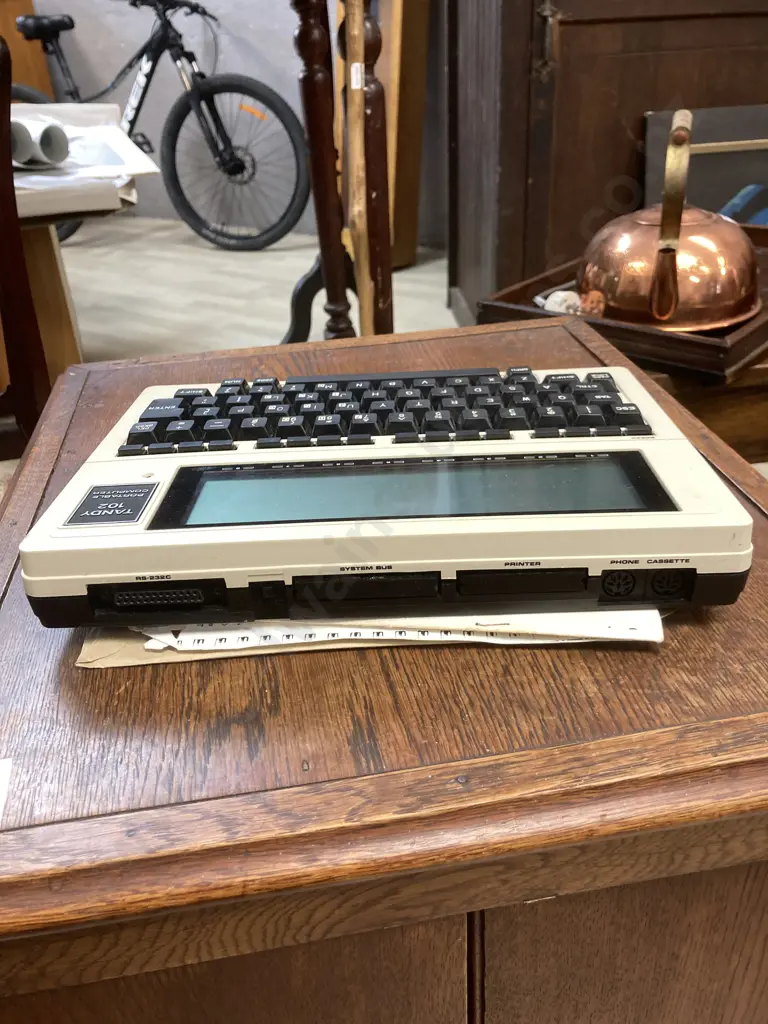 Rare Vintage Tandy TRS-80 Model 102 Portable Computer With Case & Instructions c1980s Image 1++