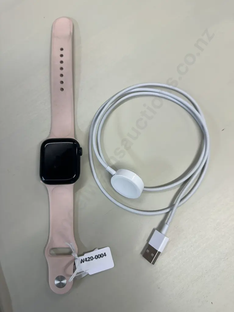 Apple Watch Series 7 With Charger Image 1++