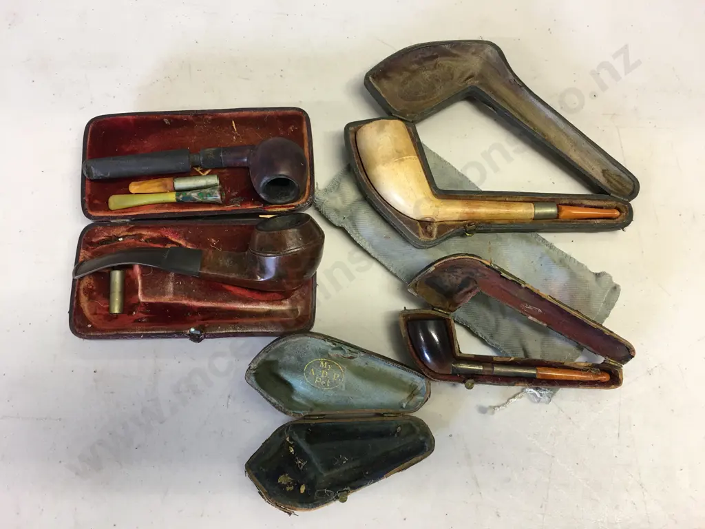 Antique Pipes & Cases Image 1++