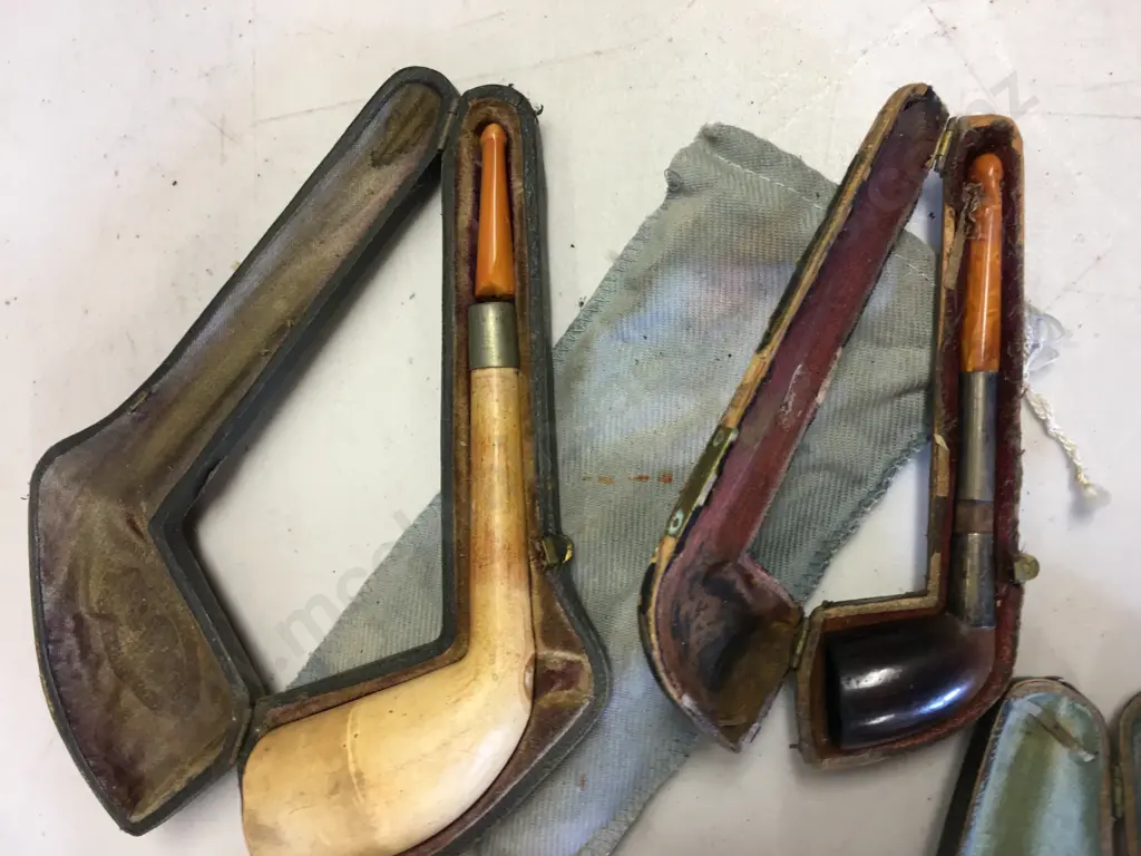 Antique Pipes & Cases Image 1++