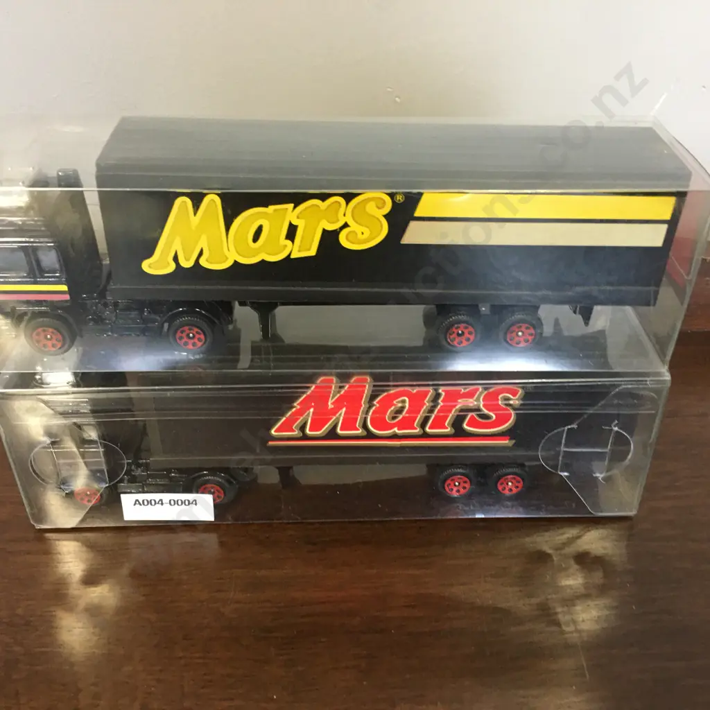 Pair of Corgi C1231 Volvo Mars Container Trucks 1:64 Diecast Vintage Image 1++