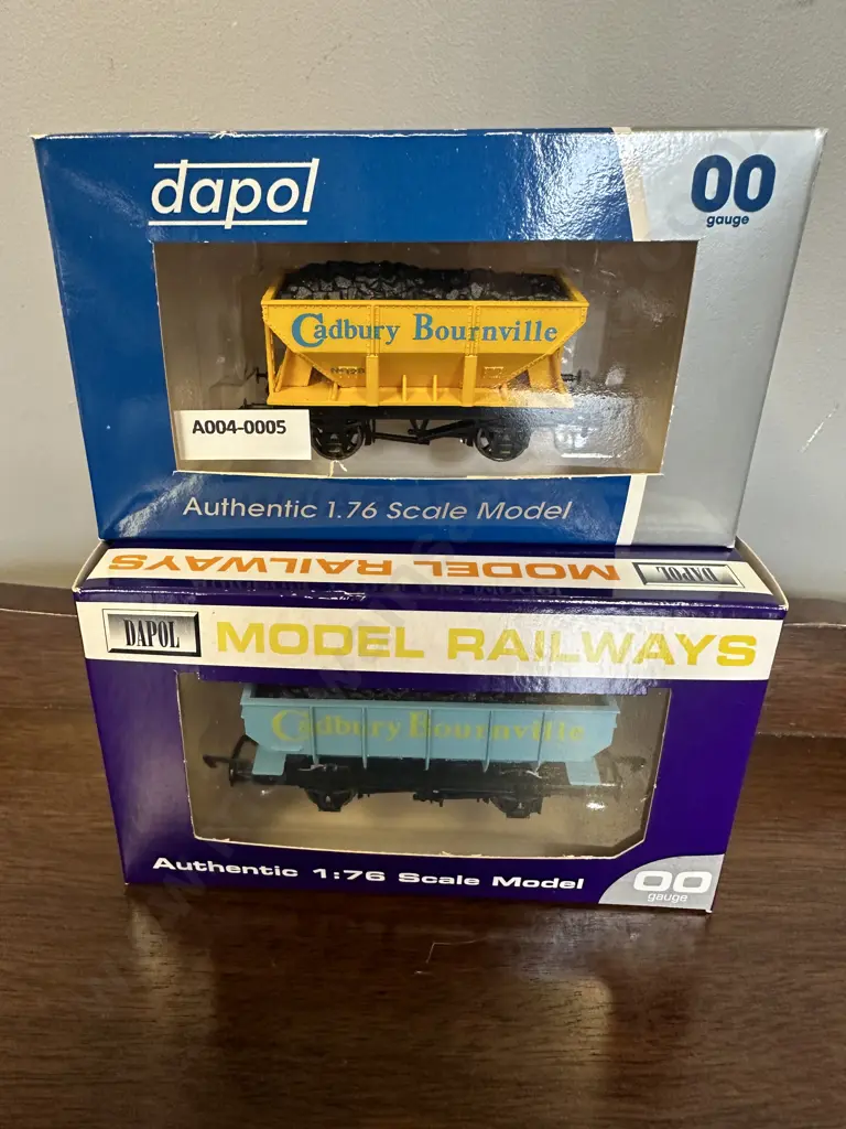 Dapol "Cadbury Bourneville" B902 12 Ton Hopper Wagon & B692 21 Ton Hopper Wagon - OO Gauge (1:76 Scale) Boxed Image 1++