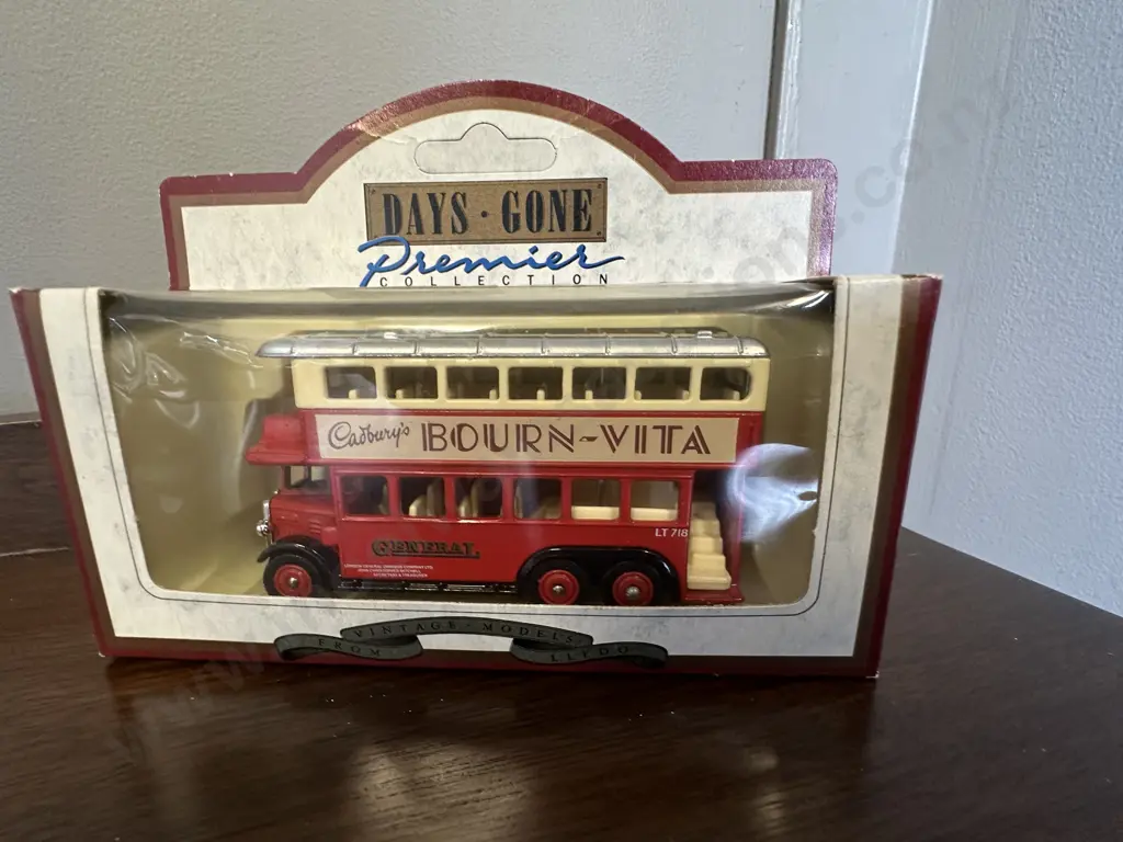 Lledo Days Gone 1931 AEC Renown D.D. Bus Bournvita, #49000, BoxedSold with -06 Image 1++