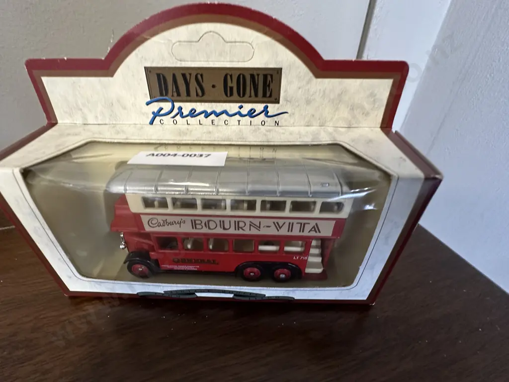 Lledo Days Gone 1931 AEC Renown D.D. Bus Bournvita, #49000, BoxedSold with -06 Image 1++