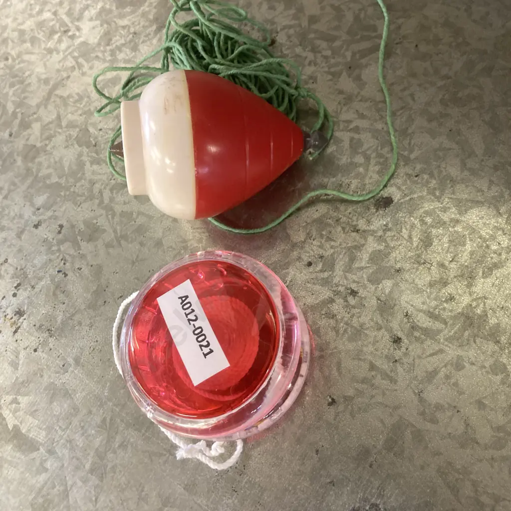 Vintage Caltex Boron Plastic Spinning Top With a Red & Clear Plastic Spinning Top Image 1++