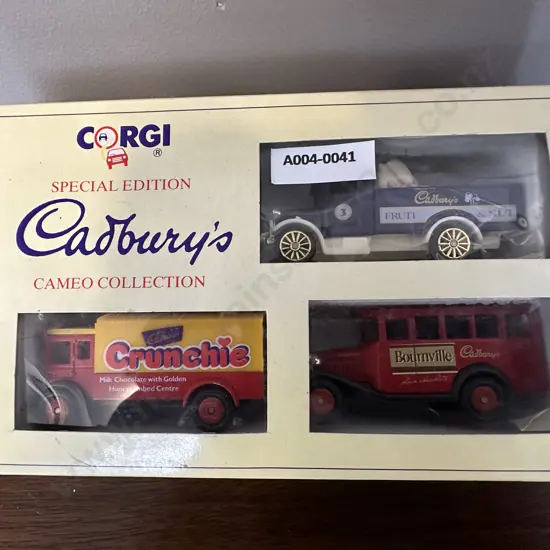 Vintage CORGI Special Edition Cadbury's Cameo Collection 3 Delivery Van Set, Boxed