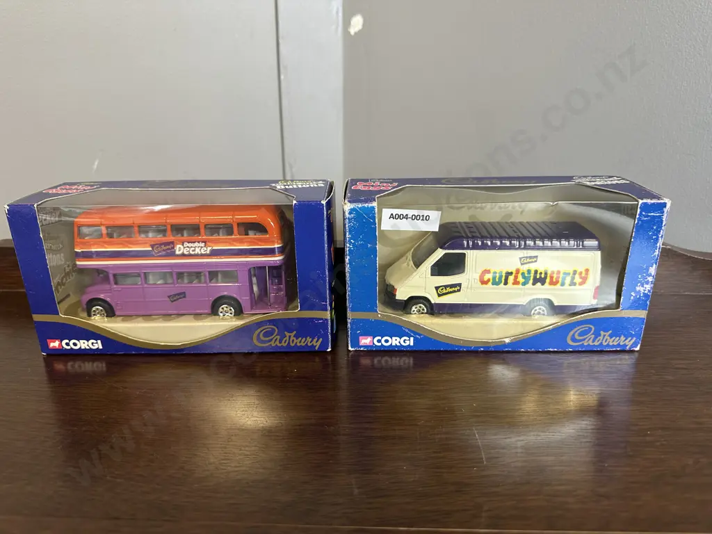 Corgi 58111 Ford Transit Van Cadburys Curly Wurly & 32303 Cadburys Double Decker Sold with -06 Image 1++