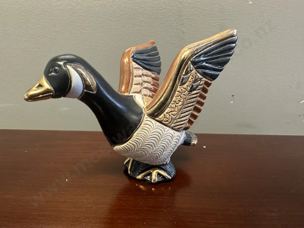 Artesania Rinconada 809 Canada Goose Figurine. Ceramic With 24kt Gold. Silver Anniversary Collection. H9cm Image 1++