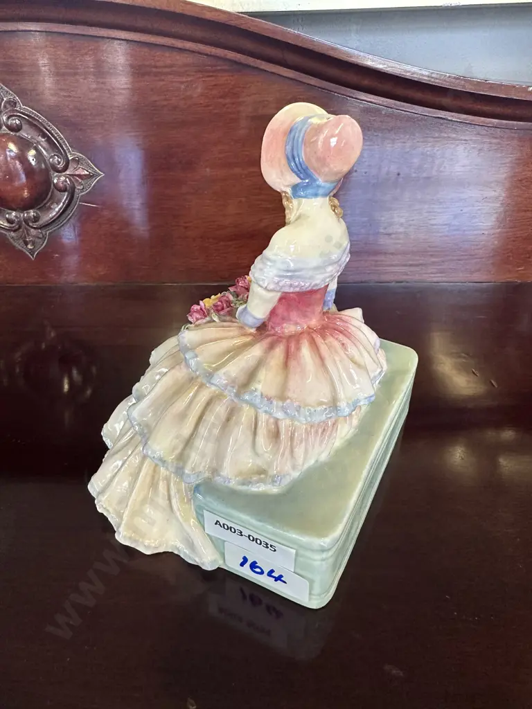 Royal Doulton Figure "Day Dreams" HN1731 No 807474. H15cm (Small Crack On Base) Image 1++