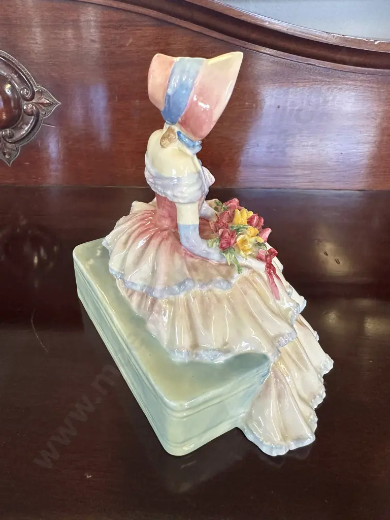 Royal Doulton Figure "Day Dreams" HN1731 No 807474. H15cm (Small Crack On Base) Image 1++