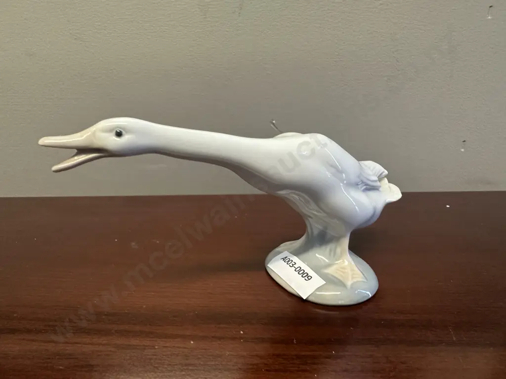 Vintage Lladro Goose Figurine #A-19A. H8cm Image 1++
