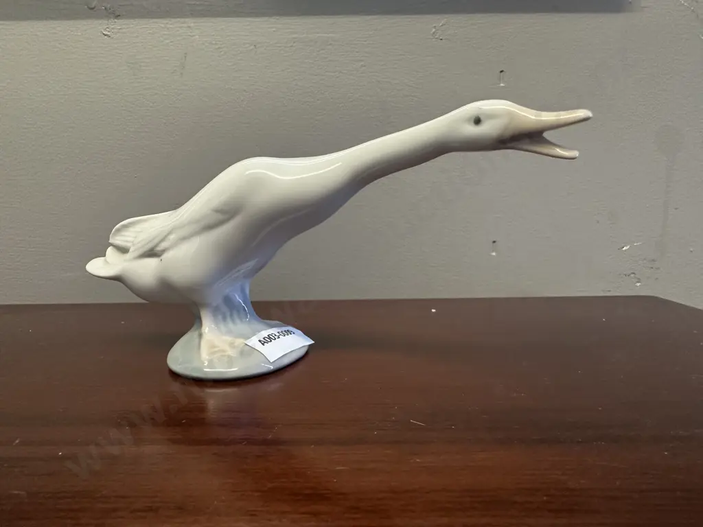 Vintage Lladro Goose Figurine #A-19A. H8cm Image 1++