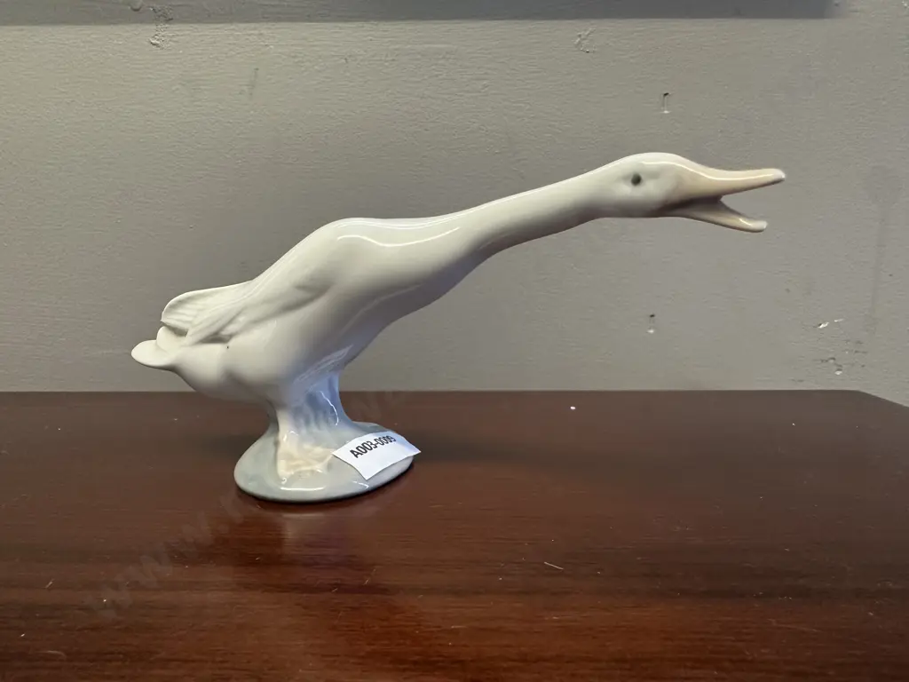 Vintage Lladro Goose Figurine #A-19A. H8cm Image 1++