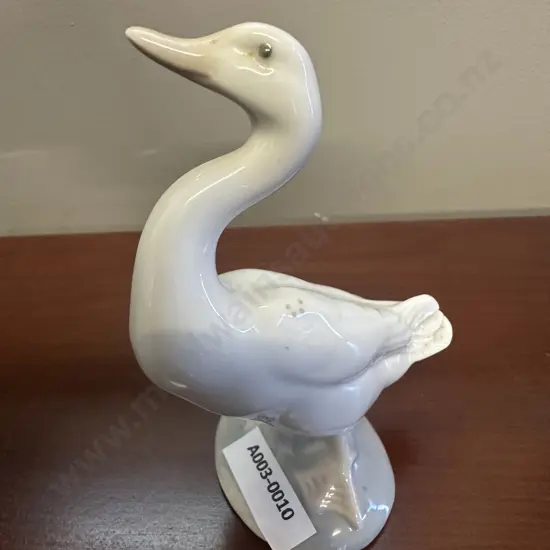Vintage Lladro Goose Figurine #A-17A. H12cm