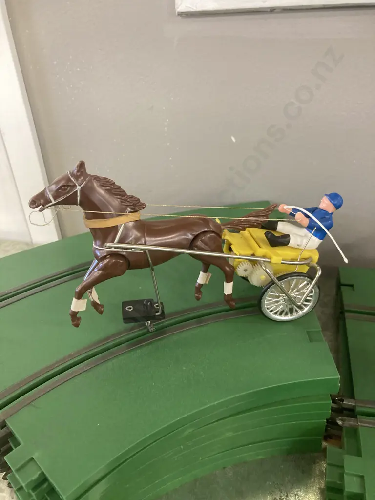 Rare Lincoln International High Rev Slot Horse Racing Game Has Battery Box But Missing Controllers Image 1++