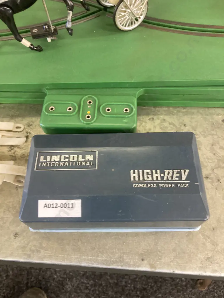 Rare Lincoln International High Rev Slot Horse Racing Game Has Battery Box But Missing Controllers Image 1++