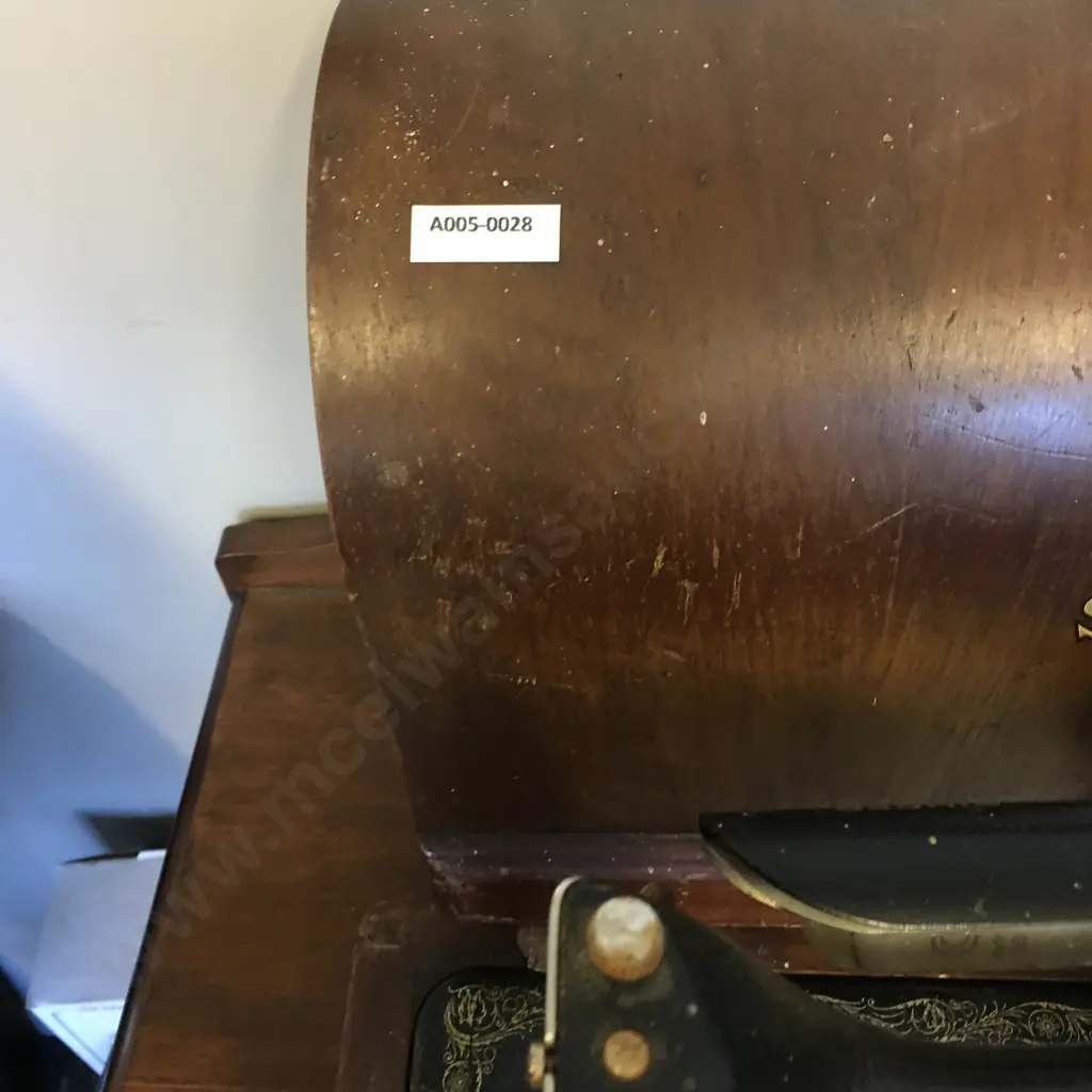 Singer Sewing Machine With Bentwood Case, 1937 #EB861655 Image 1++