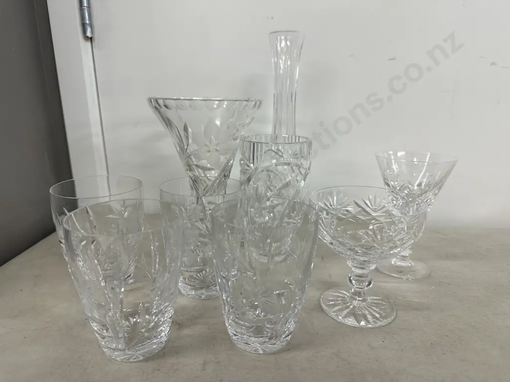 Vintage Crystal Items Including Vases Etc Image 1++