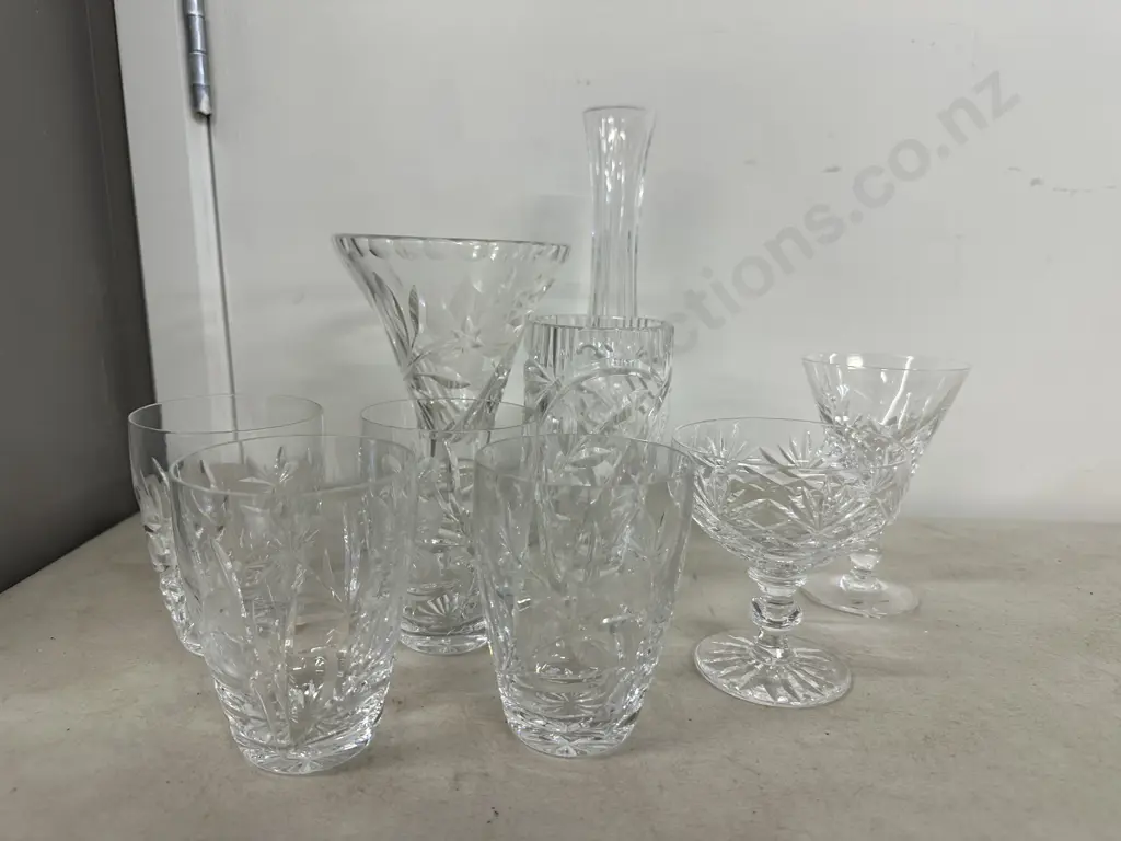 Vintage Crystal Items Including Vases Etc Image 1++