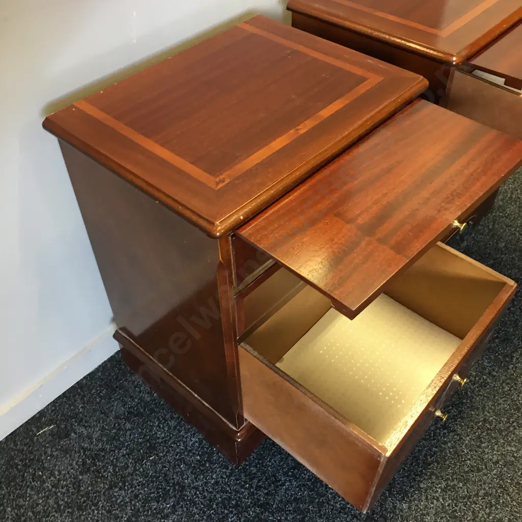 Pair Of Mahogany Inlaid Bedside Tables Four Drawer With Pull Out Tray & Brass Knob Handles Image 1++
