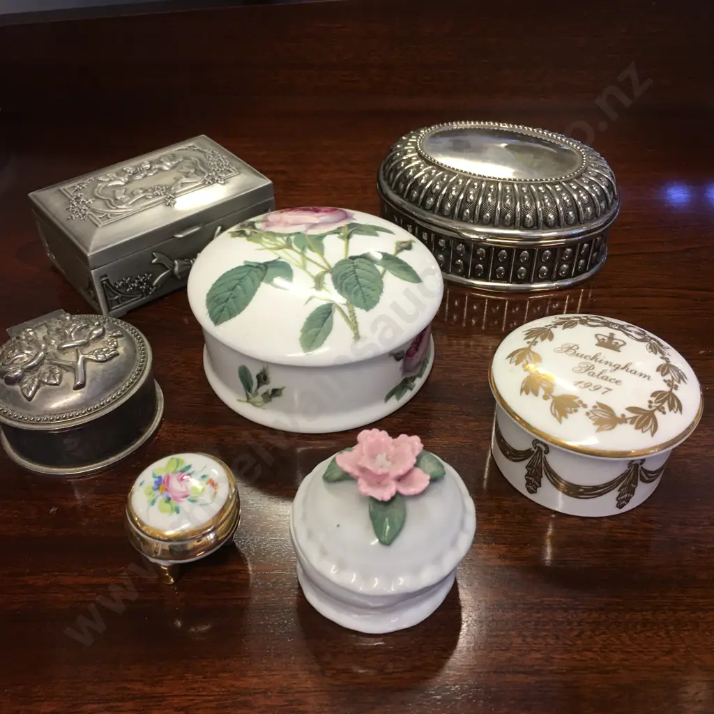 Selection of Lidded Trinket Dishes Image 1++