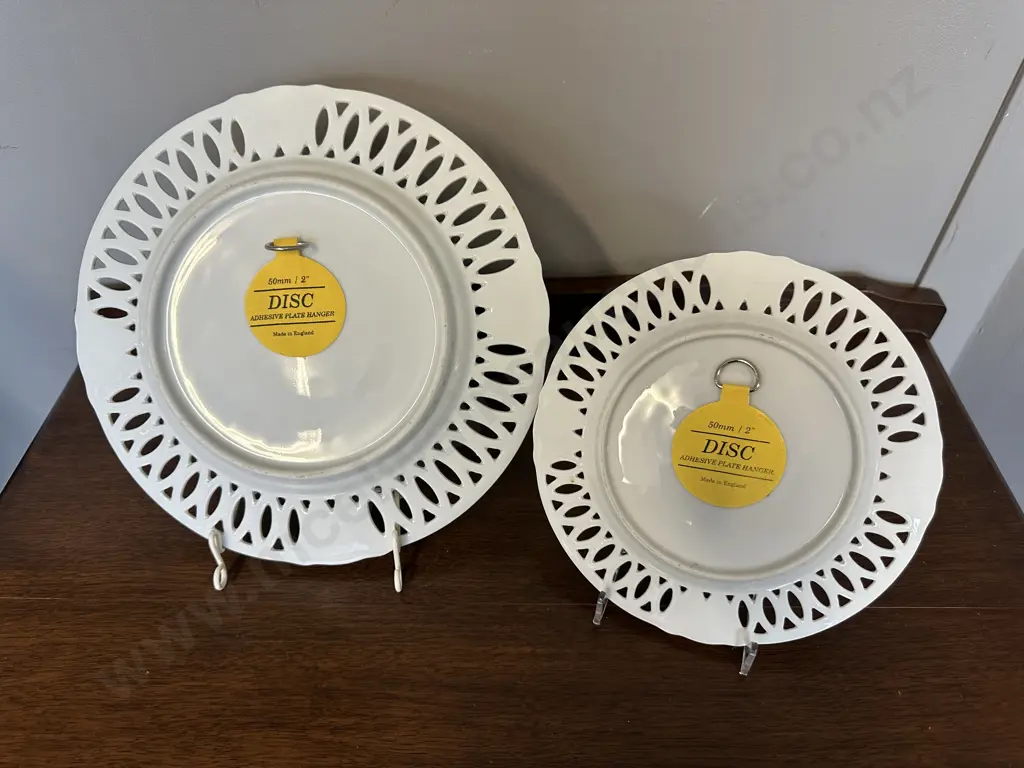Two Pierced Porcelain Decor Fruits Plate  Image 1++