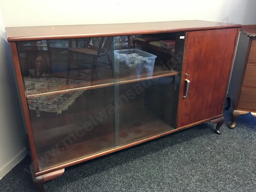 Queen Anne Style Mahogany Sideboard, Double Glass Doors, Lockable Single Door With Key. H85 W137 D42cm Image 1++