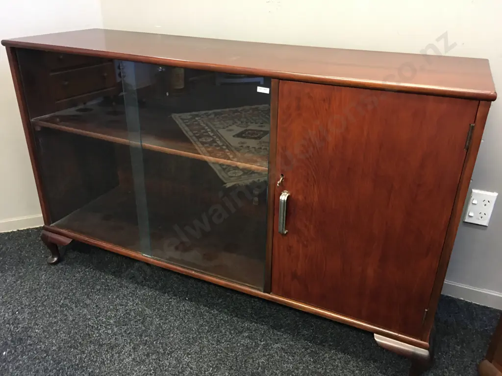 Queen Anne Style Mahogany Sideboard, Double Glass Doors, Lockable Single Door With Key. H85 W137 D42cm Image 1++