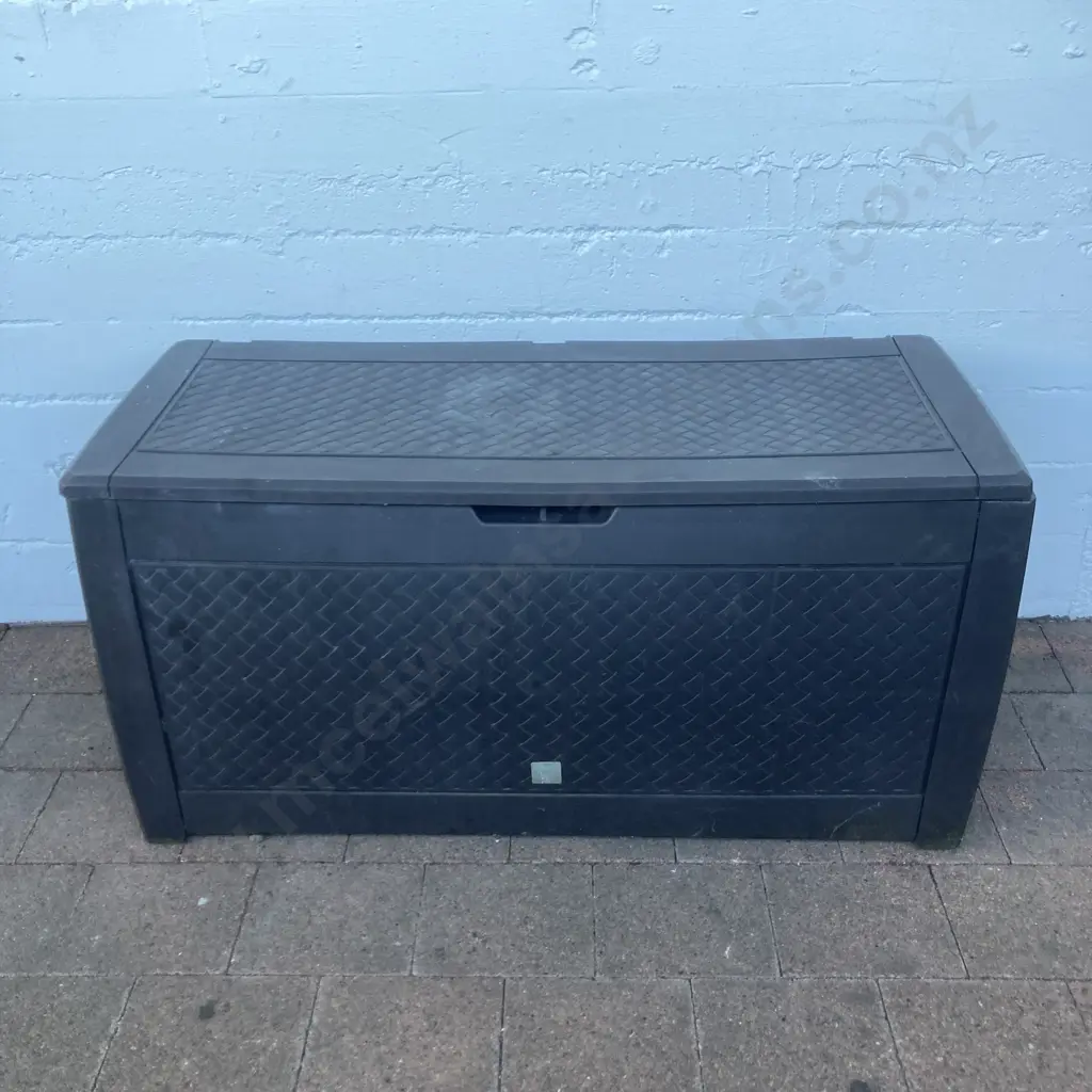 Matuba Plastic Patio Storage Box With Hinged Lid. H58 W116 D48cm Image 1++