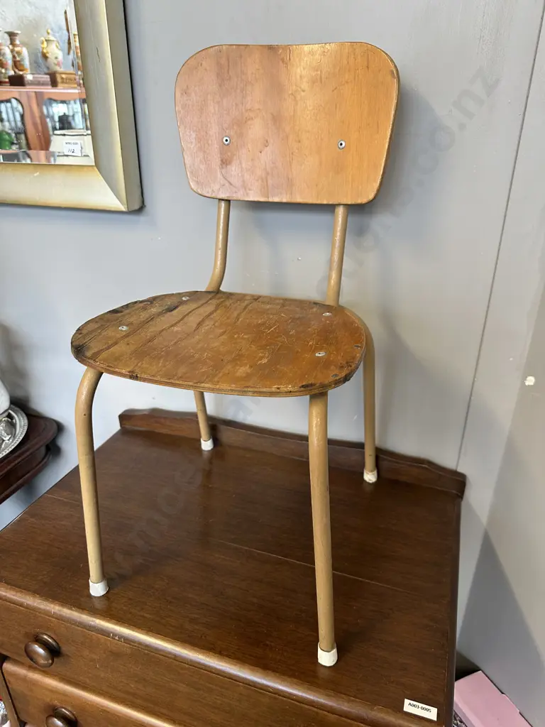 Vintage Childrens Chair H60cm. Image 1++