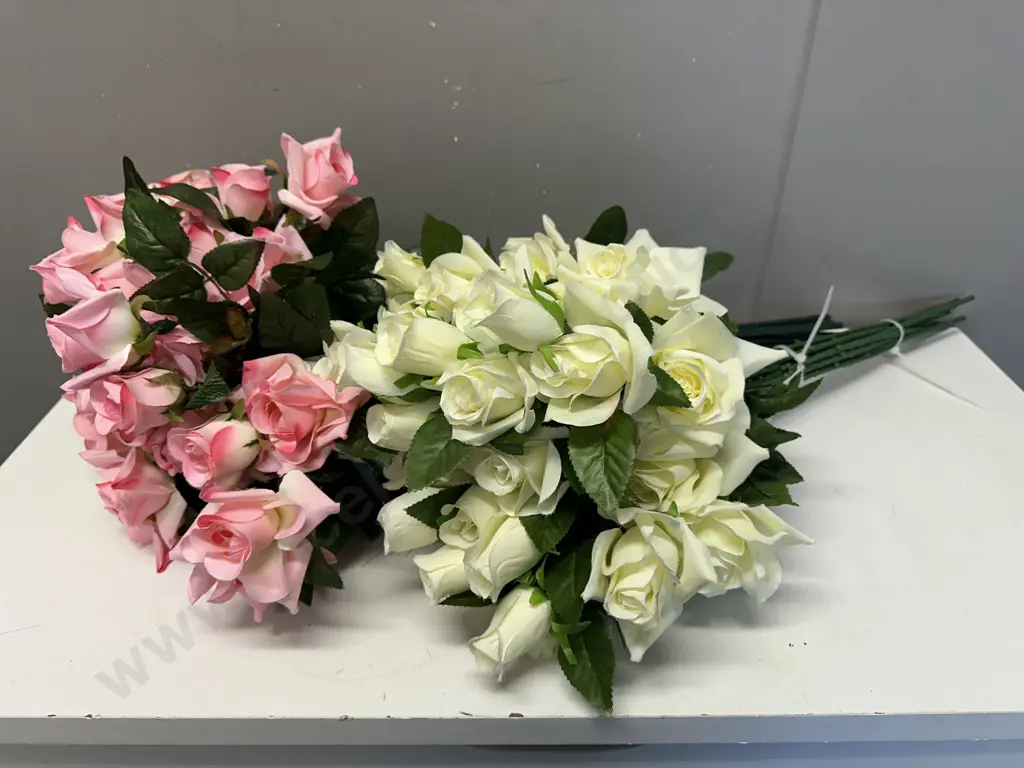 Bundle Of Pink & Cream Roses  Image 1++
