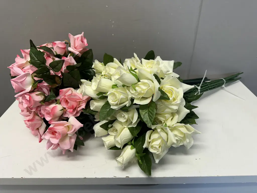 Bundle Of Pink & Cream Roses  Image 1++