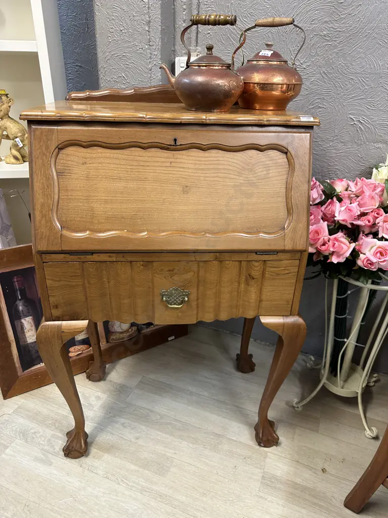 Oak Writing Bureau Claw Feet With Single Drawer H110,W73,D43cm. Image 1++