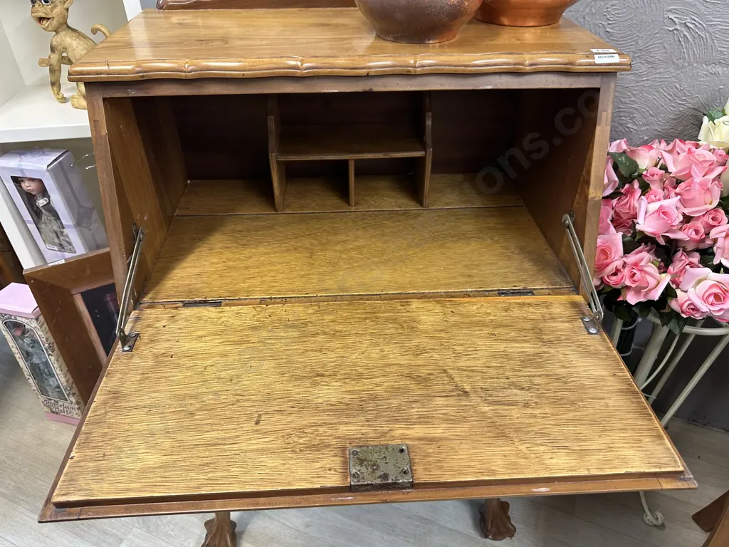 Oak Writing Bureau Claw Feet With Single Drawer H110,W73,D43cm. Image 1++