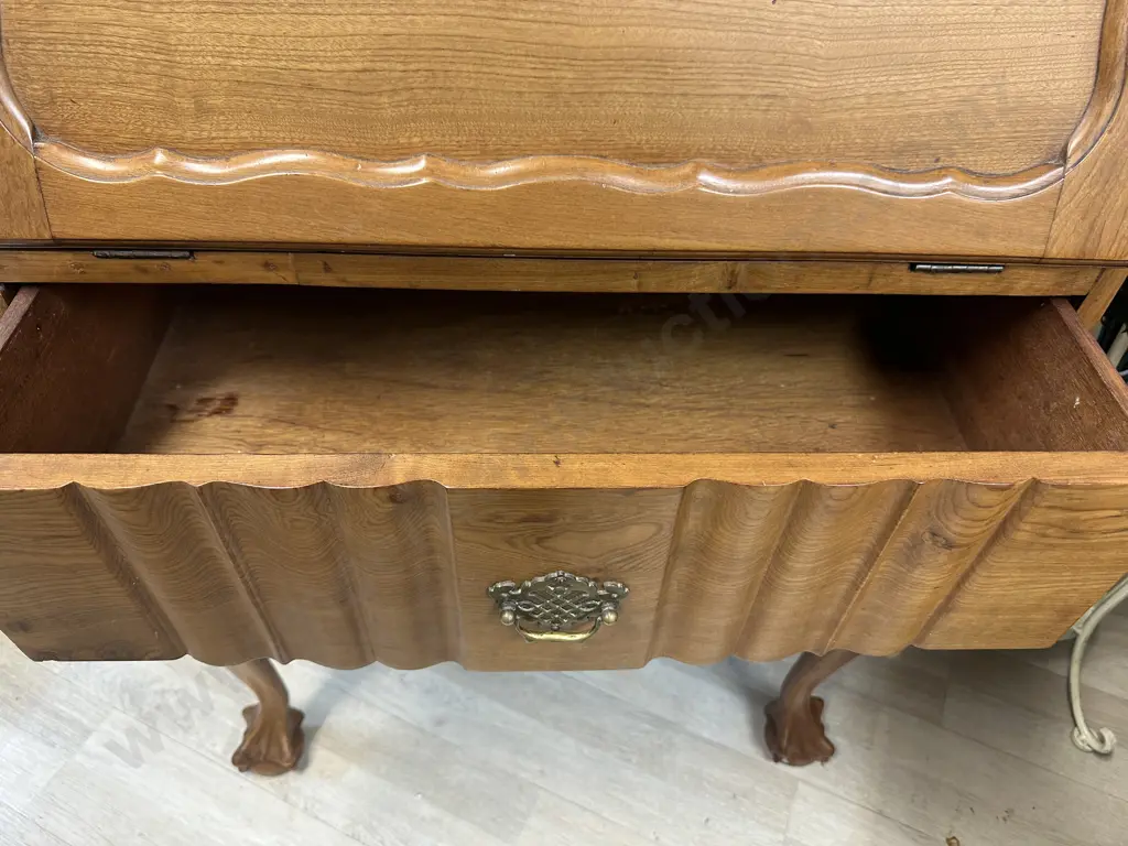 Oak Writing Bureau Claw Feet With Single Drawer H110,W73,D43cm. Image 1++