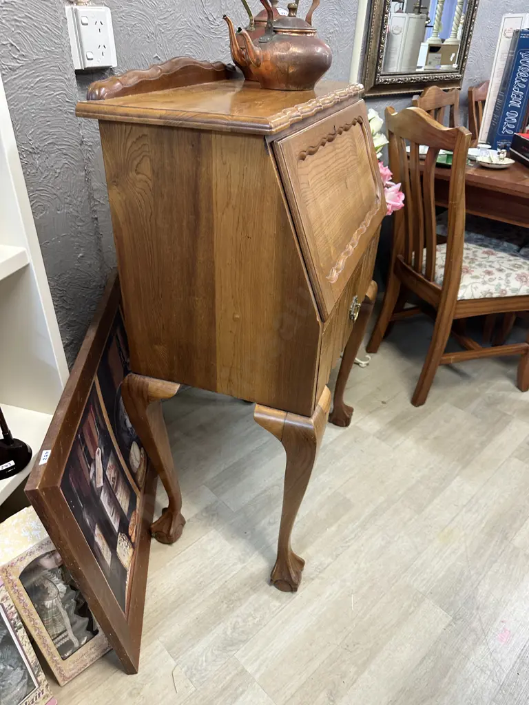 Oak Writing Bureau Claw Feet With Single Drawer H110,W73,D43cm. Image 1++