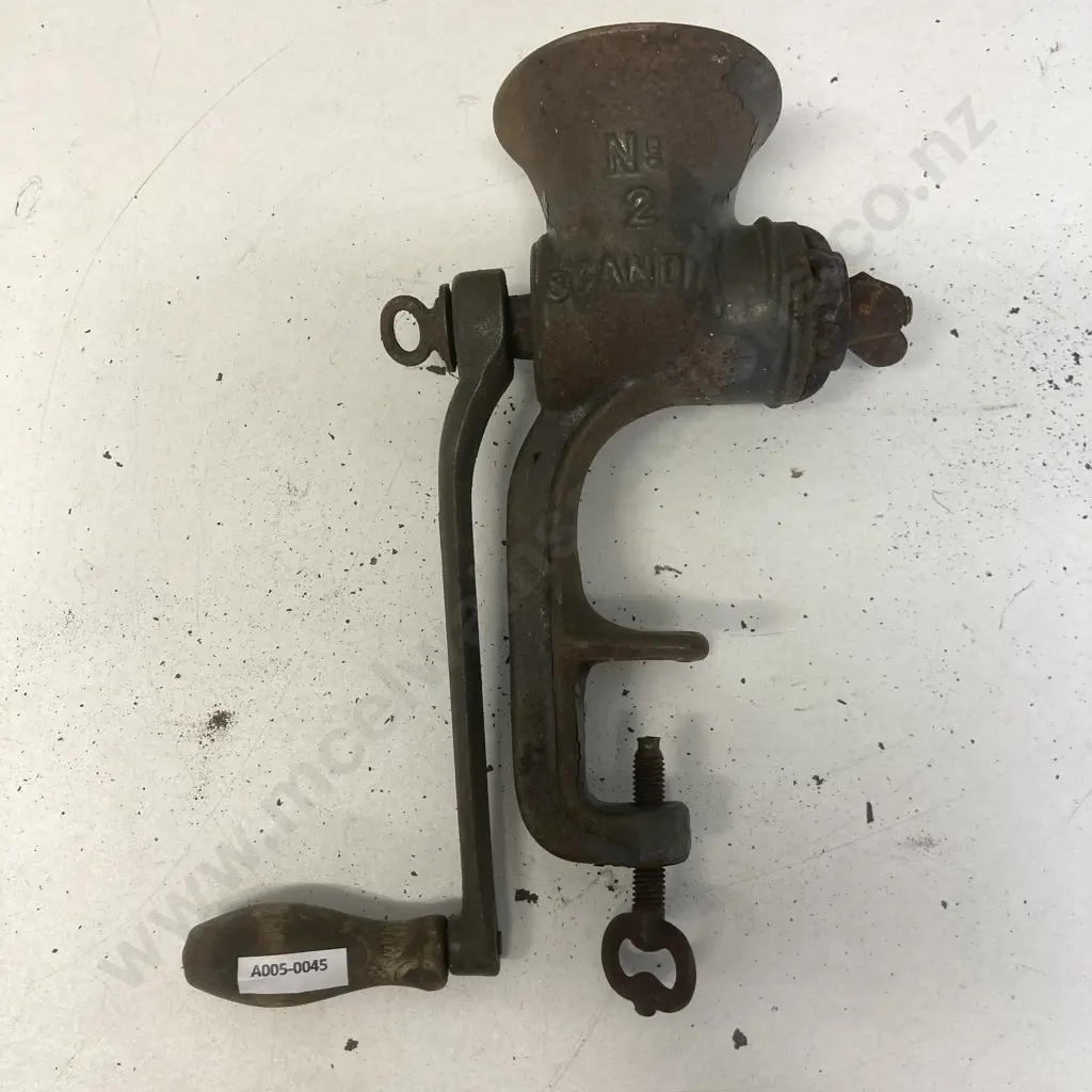 Vintage Scandia No2 Mincer Image 1++