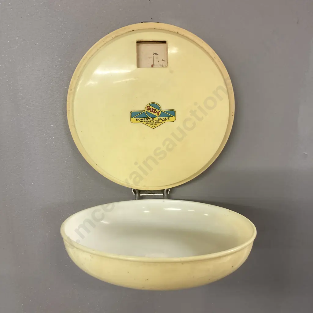NZ Retro Suzy Domestic Wall-Mounted Kitchen Scales Manufactured By Brown And Brown Waihi Image 1++