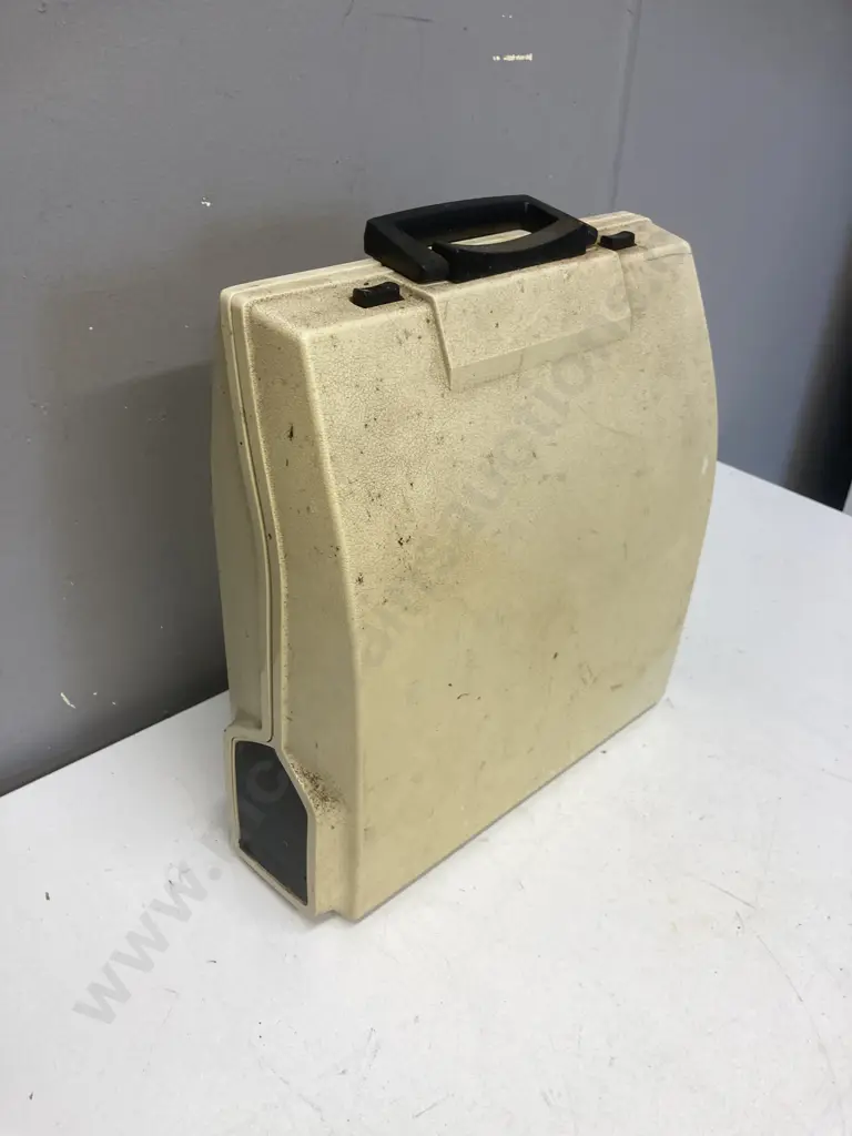 Vintage Brother Deluxe Typewriter White In Case, Made In Japan Image 1++