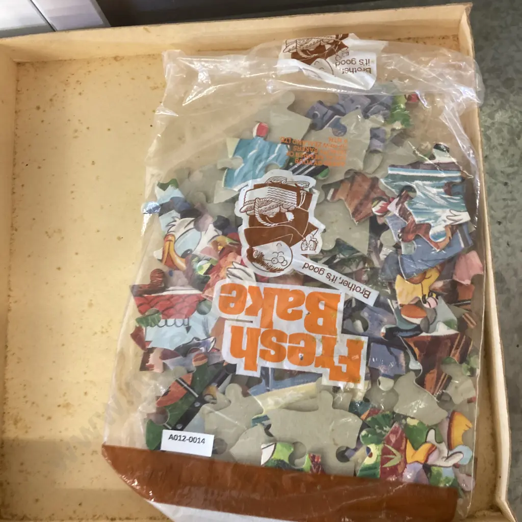 Vintage Walt Disney Character & The World Of Walt Disney Circular Jigsaw Puzzles Image 1++