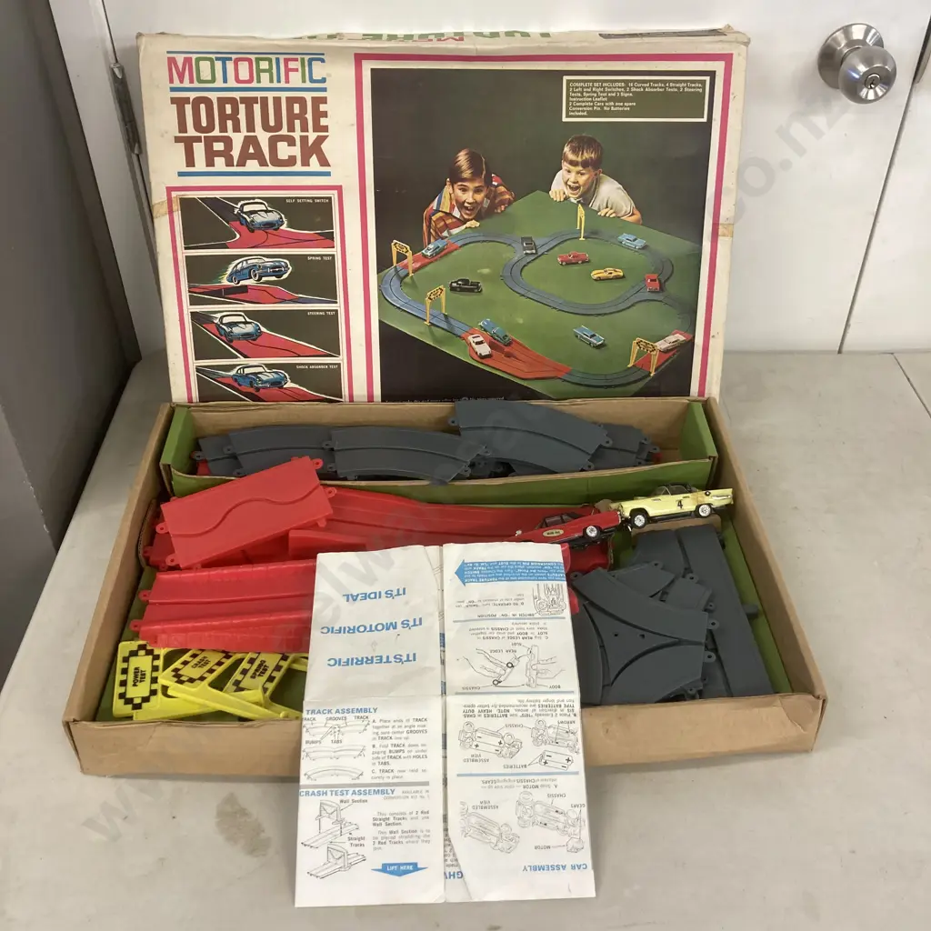 Ideal Motorific Torture Track 1960s Set With 2 Cars, Motorific G.T.O Build-up Kit No3, & Two Highway Conversion Kits Image 1++