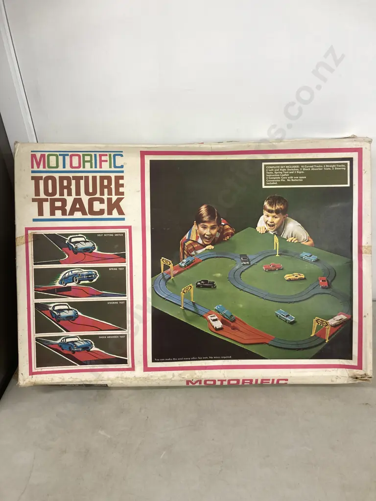 Ideal Motorific Torture Track 1960s Set With 2 Cars, Motorific G.T.O Build-up Kit No3, & Two Highway Conversion Kits Image 1++