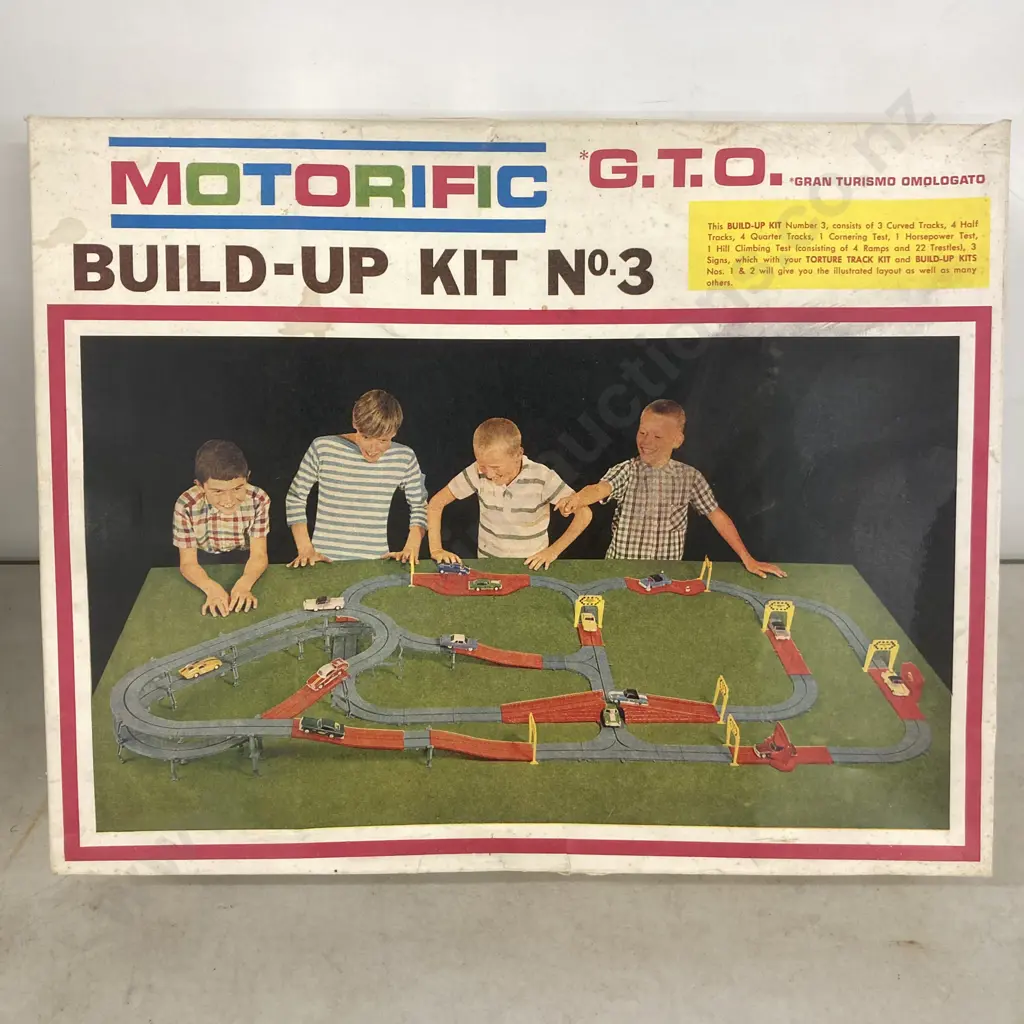 Ideal Motorific Torture Track 1960s Set With 2 Cars, Motorific G.T.O Build-up Kit No3, & Two Highway Conversion Kits Image 1++