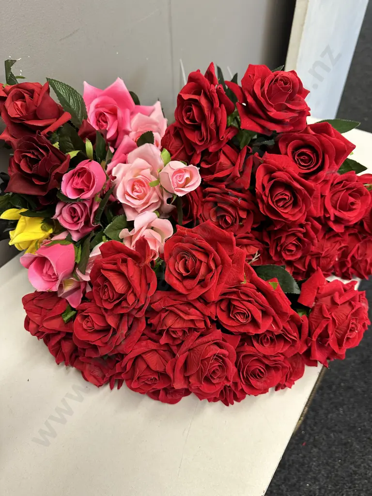 Bundle Of Red/Black & Pink Roses Image 1++