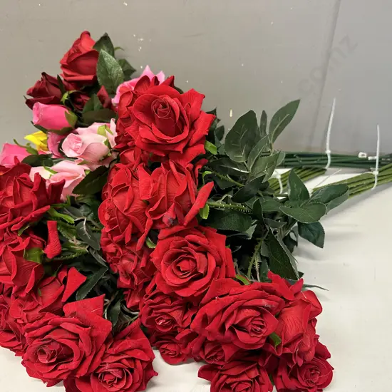 Bundle Of Red/Black & Pink Roses