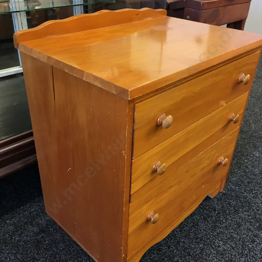 Rimu Chest Of Drawers Three Drawers Knob Handles H68,W62,D42cm. Image 1++