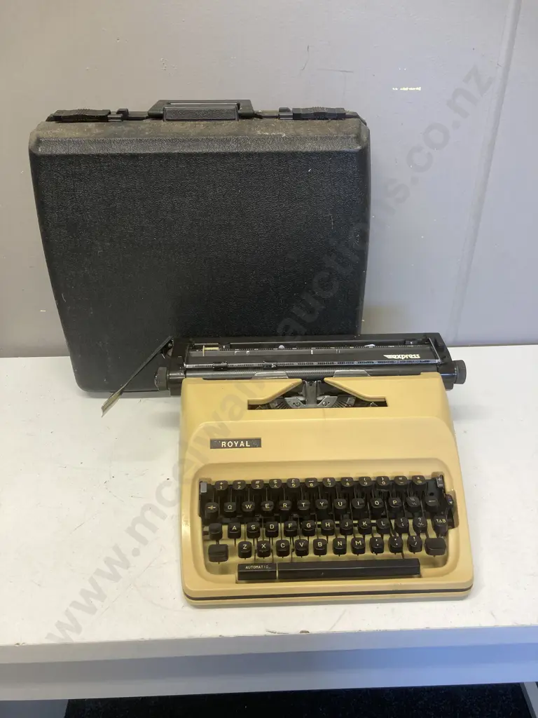 Vintage Royal Express Typewriter Mustard Yellow With Case, Made in Japan for T-A Organisation Image 1++