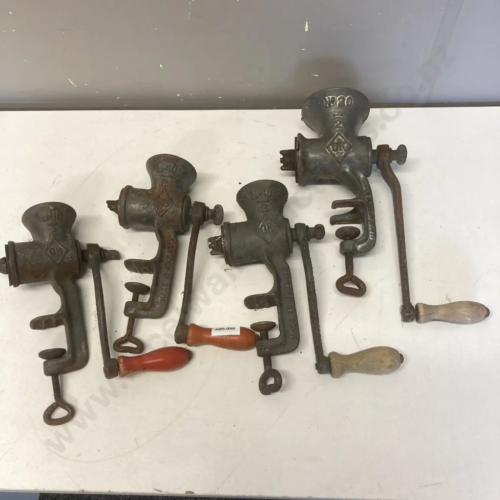 Vintage OK England 2 No10 & No20 Mincers x 4 Image 1++