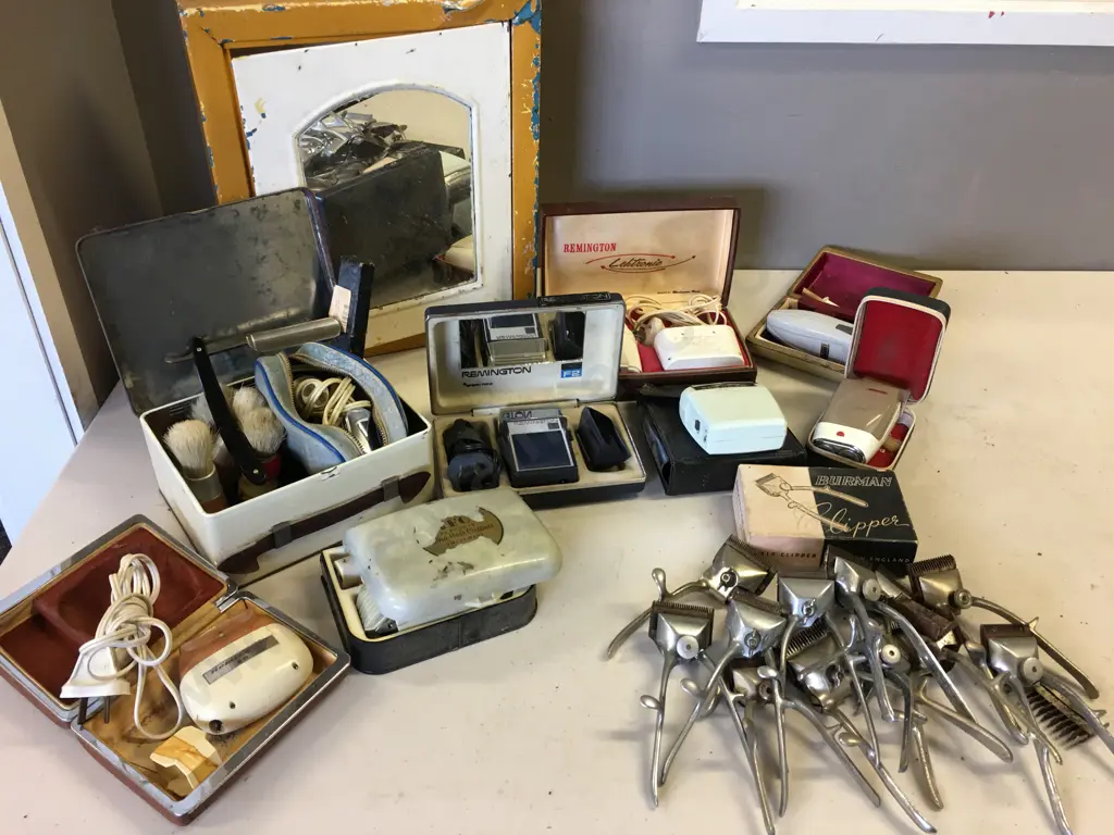 Vintage Shaving Sundries, Cabinet, Electric Shavers Etc Image 1++